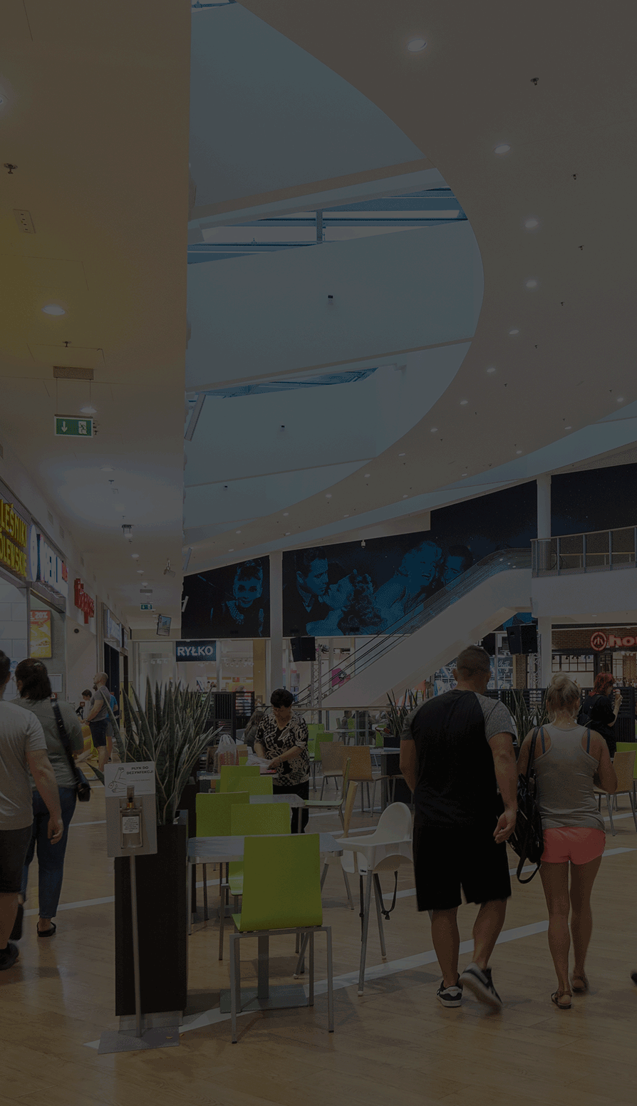 Zdjęcie prezentuję wnętrze galerii sudeckiej w jeleniej górze.